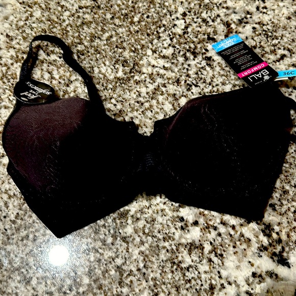 Bali Comfort Revolution Tailored Front-Close Shaping Underwire Bra 36C - Picture 1 of 2